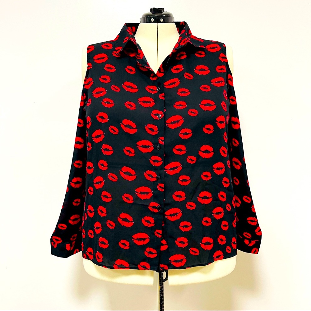 Moral Fiber Lip Print Black Cold Shoulder Top 3X